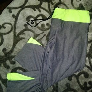 Super fun capri workout pants